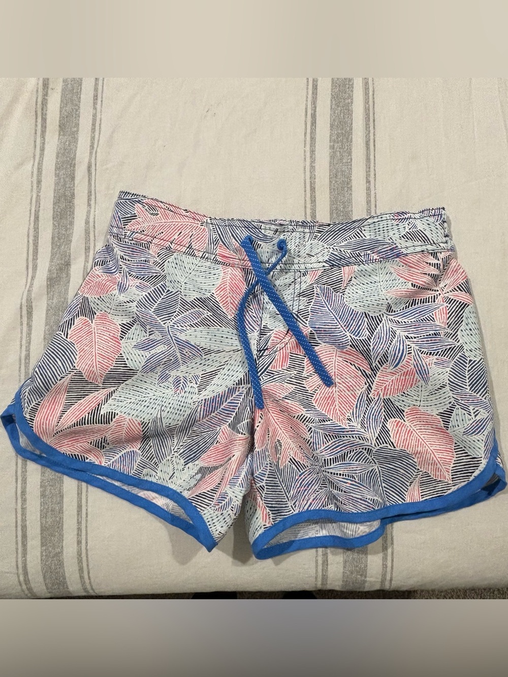 Columbia Tropical Leaf Print Women's Athletic Shorts with Blue Trim